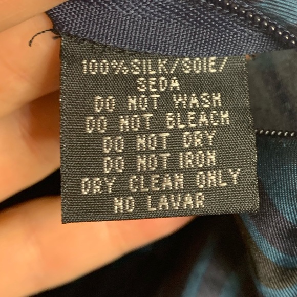 KENNETH COLE SILK - Picture 3 of 9